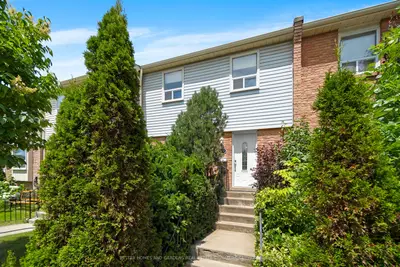 1055 Shawnmarr Road 39, Mississauga, On L5h 3v2