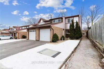 1550 Grosvenor Street 21, Oakville, On L6h 2z1
