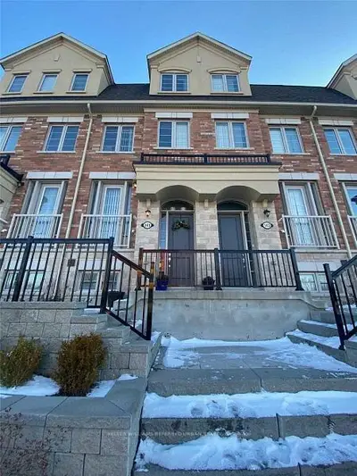 141 Norseman Street, Toronto W08, On M8z 0e6