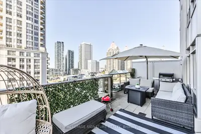 3888 Duke Of York Boulevard 1233, Mississauga, On L5b 4p5