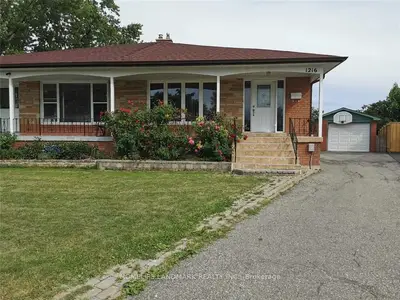 1216 Verhoeven Court, Mississauga, On L5c 1n4