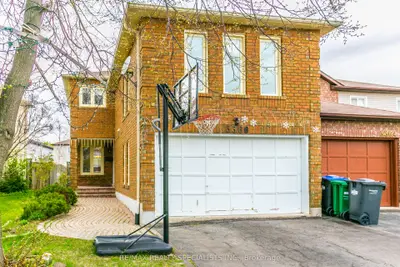3366 Nighthawk Trail, Mississauga, On L5n 6g6