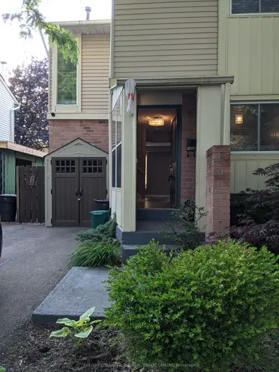 1023 Elizabeth Place, Oakville, On L6h 3h8