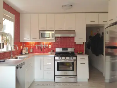 840 Ossington Avenue 1, Toronto W02, On M6g 3v1