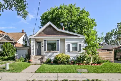 146 Melrose Street, Toronto W06, On M8y 1b5
