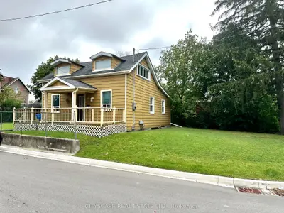15 Henry Street, Mississauga, On L5m 1s3