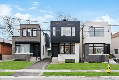 21 Twenty-ninth Street, Toronto W06, On M8w 3a9