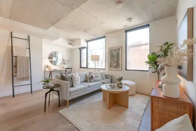 7 Fairbank Avenue 306, Toronto W04, On M6e 3y5