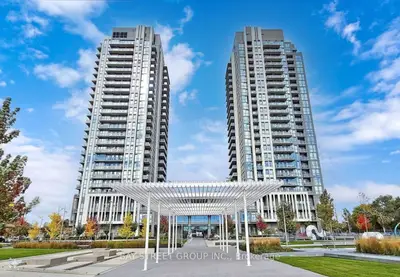 17 Zorra Street 208, Toronto W08, On M8z 0c8