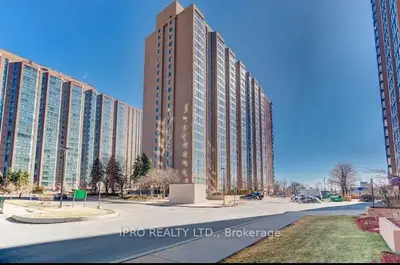 145 Hillcrest Avenue 1514, Mississauga, On L5b 3z1