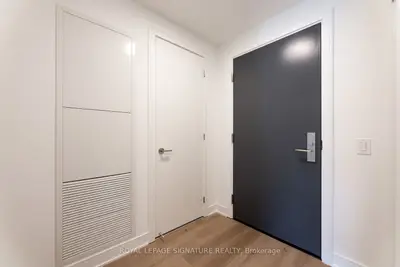 86 Dundas Street 812, Mississauga, On L5a 1w4
