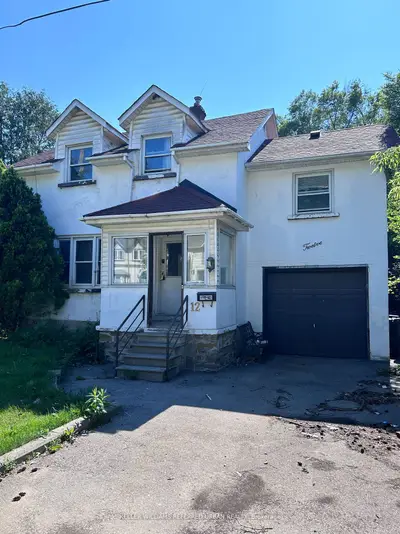 12 Bonnyview Drive, Toronto W07, On M8y 3g6