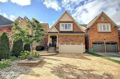 3317 Weatherford Road, Mississauga, On L5m 7x8
