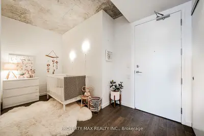 383 Sorauren Avenue 412, Toronto W01, On M6r 2g5