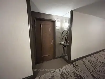 45 Kingsbridge Garden Circle 1107, Mississauga, On L5r 3k5