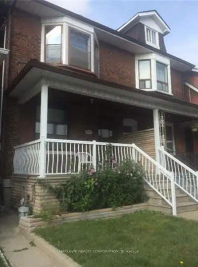 1812 Dufferin Street, Toronto W03, On M6e 3p6