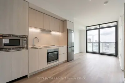 86 Dundas Street E 1112, Mississauga, On L5a 1w4
