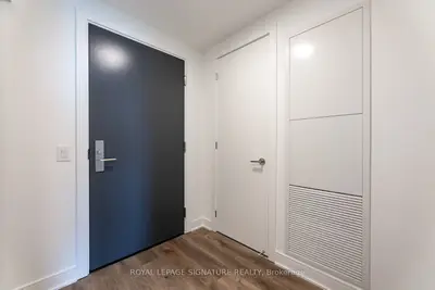 86 Dundas Street E 913, Mississauga, On L5a 1w4