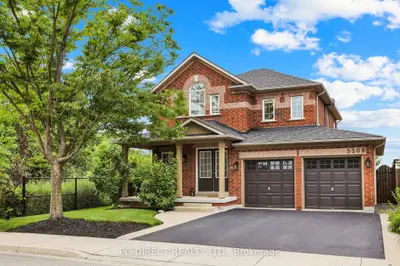 Detached in Burlington