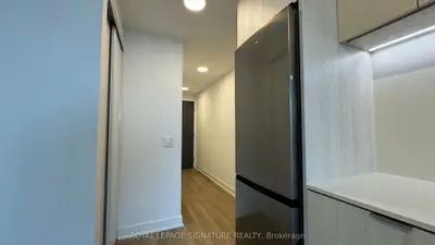 86 Dundas Street E 1421, Mississauga, On L5a 1w4