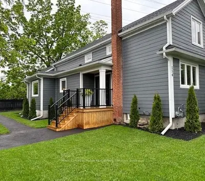 Detached in Burlington