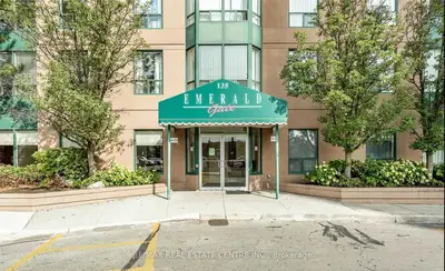 135 Hillcrest Avenue S 204, Mississauga, On L5b 4b1