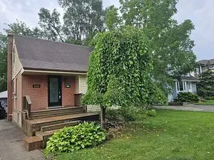 2358 Rebecca Street, Oakville, On L6l 2a9