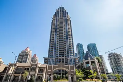 388 Prince Of Wales Drive 511, Mississauga, On L5b 0a1