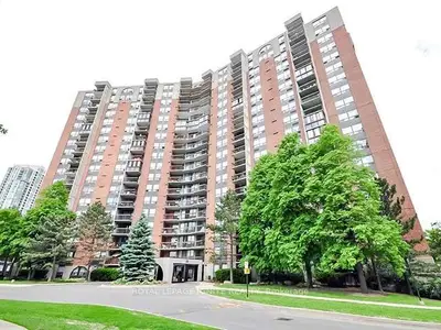 20 Mississauga Valley Boulevard 104, Mississauga, On L5a 3s1