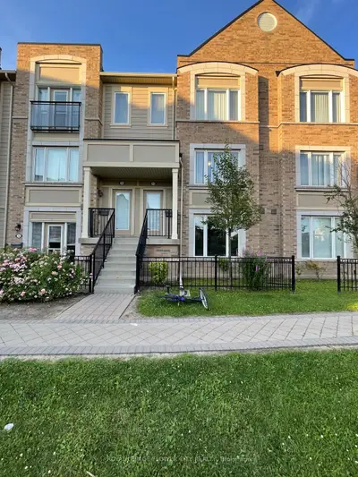 3135 Boxford Crescent W 14, Mississauga, On L5m 0x1