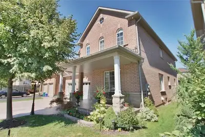 Detached in Oakville