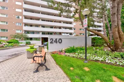 240 Scarlett Road 504, Toronto W03, On M6n 4x4