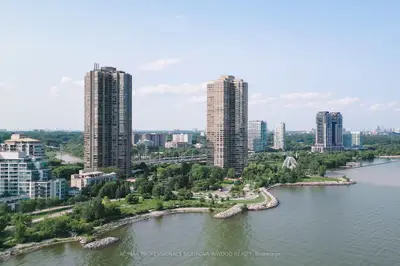2045 Lake Shore Boulevard 212, Toronto W06, On M8v 2z6