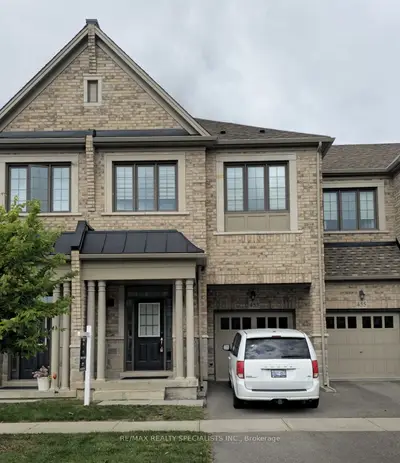 Att/Row/Townhouse in Milton