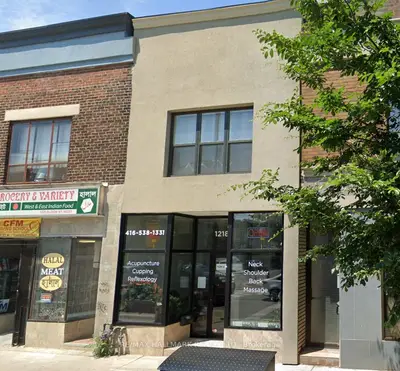 Att/Row/Townhouse in Toronto