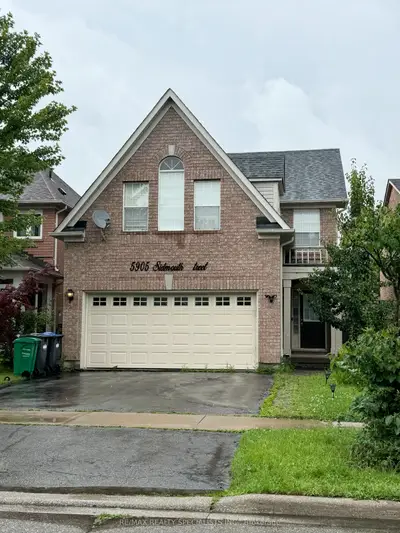 5905 Sidmouth Street, Mississauga, On L5v 2k1
