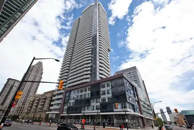 4065 Confederation Parkway 2210, Mississauga, On L5b 4n1
