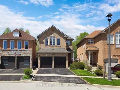 2358 Yorktown Circle, Mississauga, On L5m 5y2