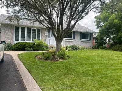 12 Rayne Avenue, Oakville, On L6h 1c2