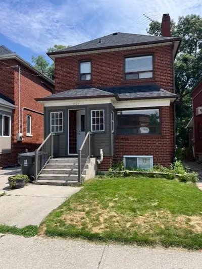 229 Jane Street, Toronto W02, On M6s 3y8