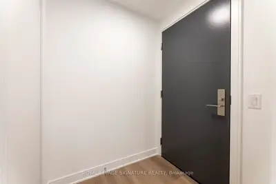 86 Dundas Street E 1302, Mississauga, On L5a 1w4