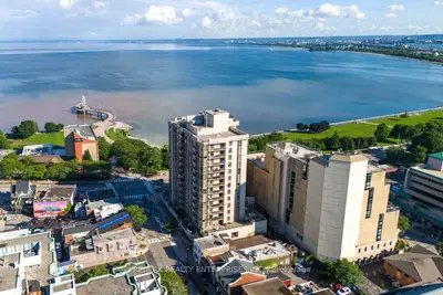 Condo Apartment in Burlington