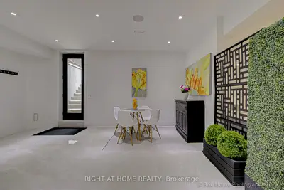 714 Montbeck Crescent, Mississauga, On L5g 1p3