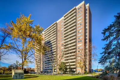 270 Scarlett Road 1901, Toronto W03, On M6n 4x7