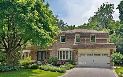 1479 Ballyclare Drive, Mississauga, On L5c 1j4