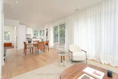 204 Howard Park Avenue 3, Toronto W01, On M6r 1w1