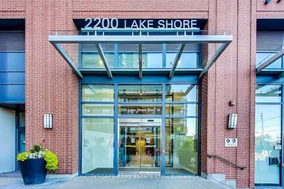 2200 Lakeshore Boulevard W 715, Toronto W06, On M8v 0c1