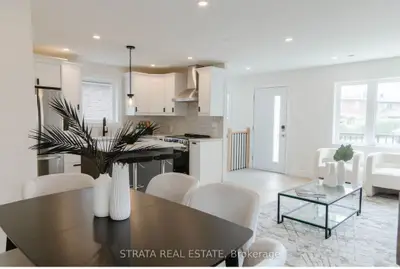 104 Strathnairn Avenue Main, Toronto W04, On M6m 2g1