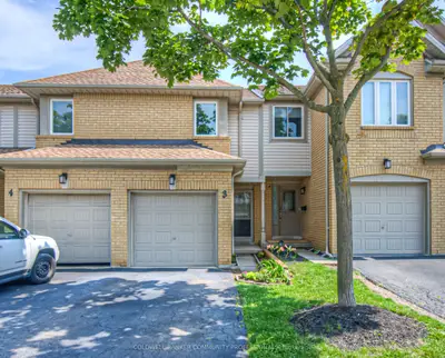 Condo Townhouse in Burlington
