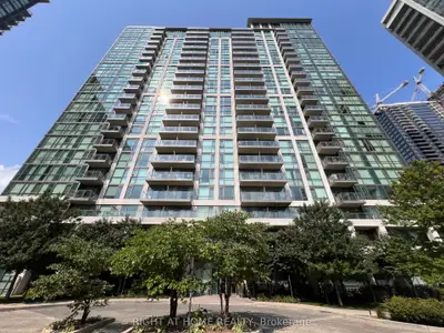 339 Rathburn Road Ph 16, Mississauga, On L5b 0k6